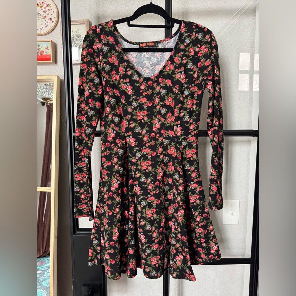 Love Tree Black Floral Long Sleeve Dress | 90s Grunge Vibe